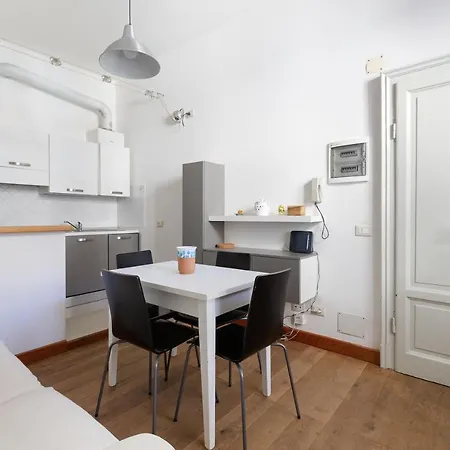 Apartment Comfy Apt - Calvairate District *
