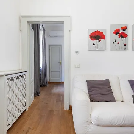 Comfy Apt - Calvairate District Apartment