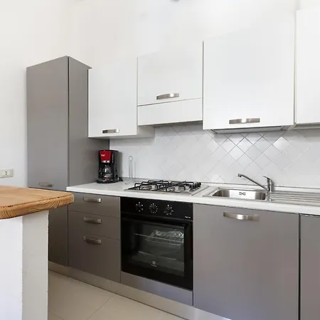 Comfy Apt - Calvairate District * Milano