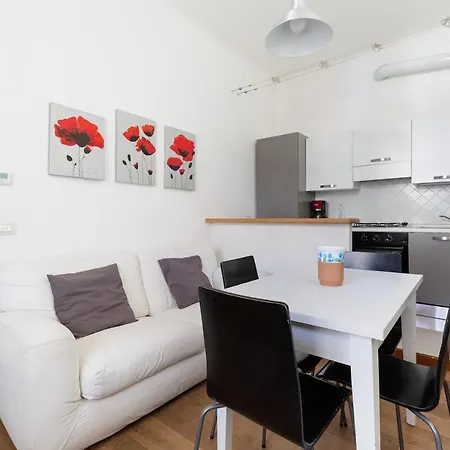 Comfy Apt - Calvairate District Appartamento *