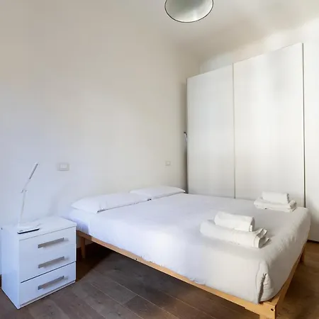 Comfy Apt - Calvairate District Appartamento Milano